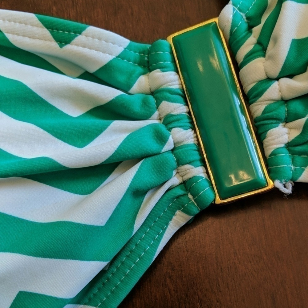 MUST BUNDLE - Picture 2 of 3